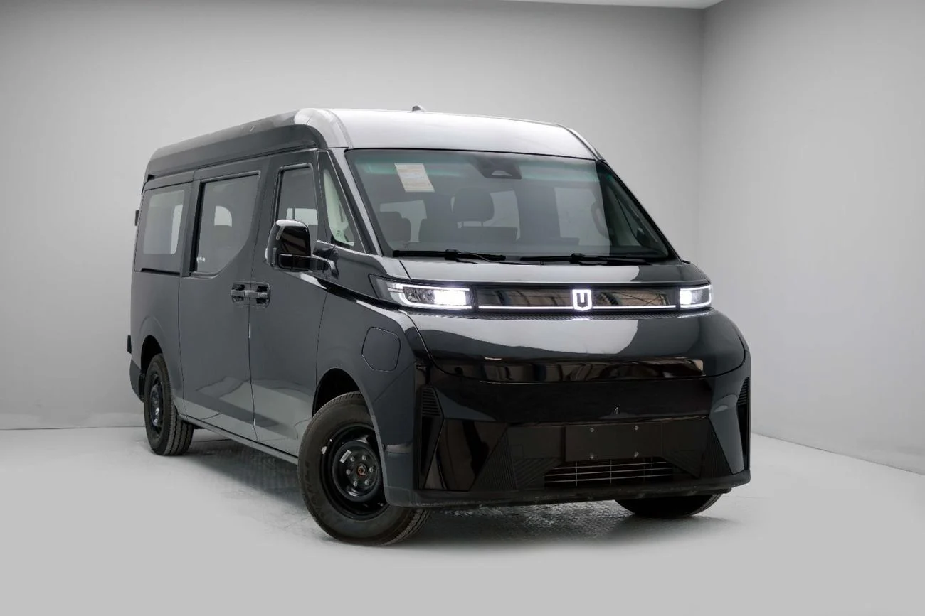 2025 Geely Farizon, černá, 0 km, dovoz SAE — foto 1