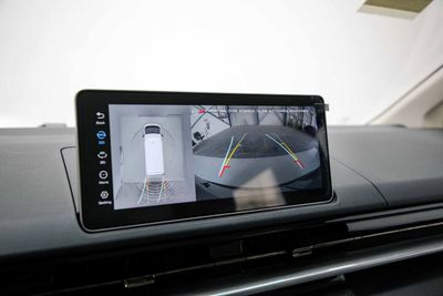 2025 Geely Farizon, černá, 0 km, dovoz SAE — foto 16 z 21
