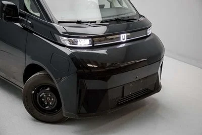 2025 Geely Farizon, černá, 0 km, dovoz SAE — foto 2 z 21