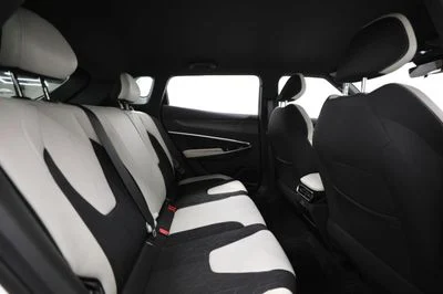 2026 Geely Cityray GF PLUS, stříbrná, 0 km, dovoz SAE — foto 9 z 17