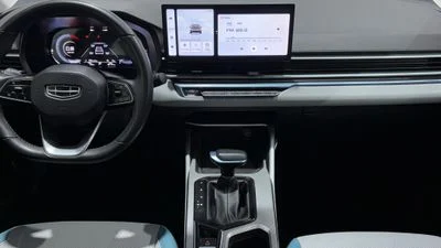 2025 Geely Emgrand GF, šedá, 38 134 km, dovoz SAE — foto 8 z 16