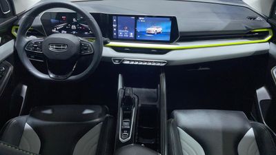 2025 Geely Coolray GL, šedá, 34 412 km, dovoz SAE — foto 7 z 16