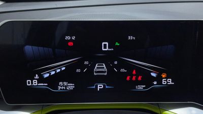 2025 Geely Coolray GL, šedá, 34 412 km, dovoz SAE — foto 9 z 16