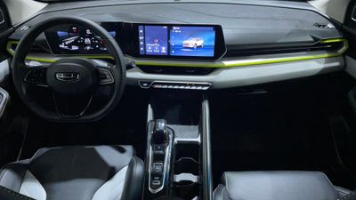 2025 Geely Coolray GL, šedá, 35 892 km, dovoz SAE — foto 7 z 16