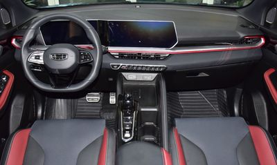 2025 Geely Coolray GF PLUS, modrá, 22 000 km, dovoz SAE — foto 11 z 16