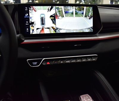 2025 Geely Coolray GF PLUS, modrá, 22 000 km, dovoz SAE — foto 13 z 16