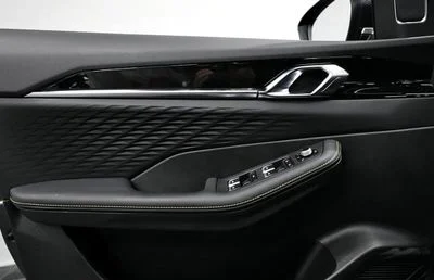 2025 Geely Coolray GF PLUS, šedá, 0 km, dovoz SAE — foto 9 z 17