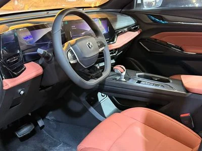 2026 Changan X5 Plus BEYOND PRO, bílá, 0 km, dovoz SAE — foto 8 z 19
