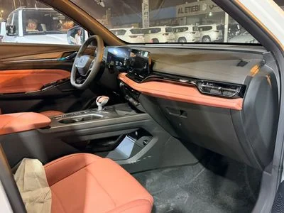 2026 Changan X5 Plus BEYOND PRO, bílá, 0 km, dovoz SAE — foto 9 z 19
