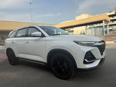 2025 Changan CS75, šedá, 0 km, dovoz SAE — foto 3 z 9
