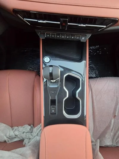 2026 Changan CS75, černá, 0 km, dovoz SAE — foto 8 z 19