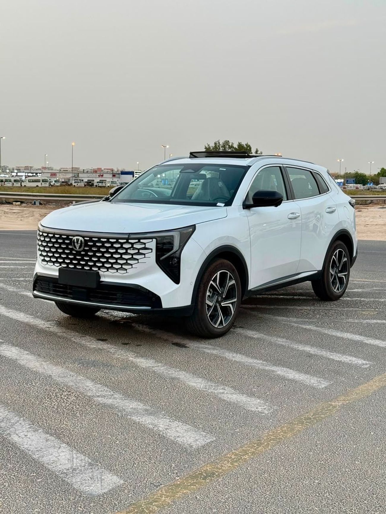 2026 Changan CS55 Plus STANDARD, bílá, 0 km, dovoz SAE — foto 1