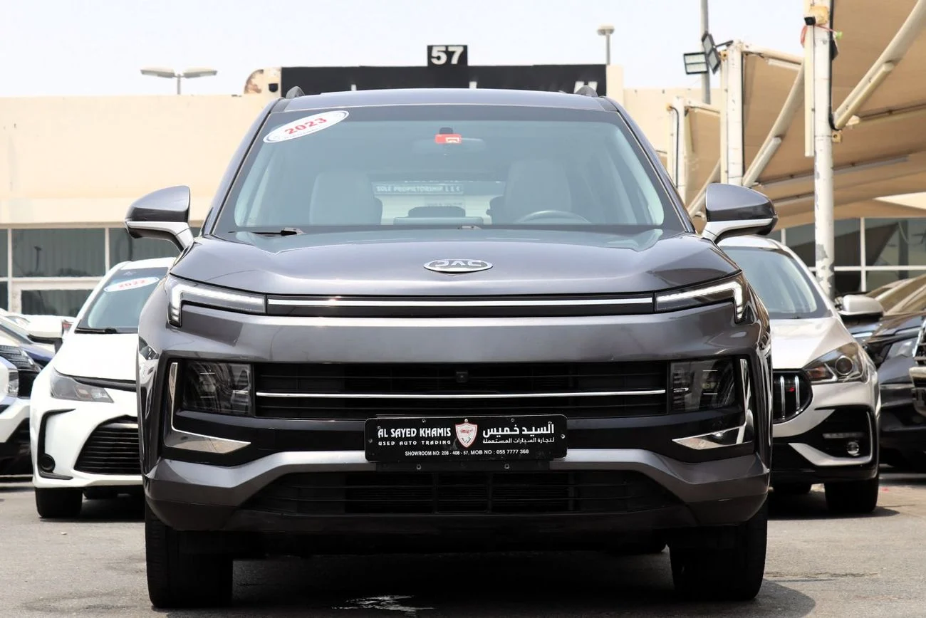 2023 Jac JS4 INTELLIGENCE, šedá, 57 000 km, dovoz SAE — foto 1