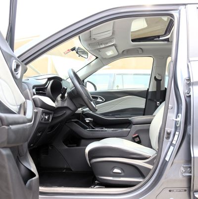 2023 Jac JS4 INTELLIGENCE, šedá, 57 000 km, dovoz SAE — foto 13 z 16