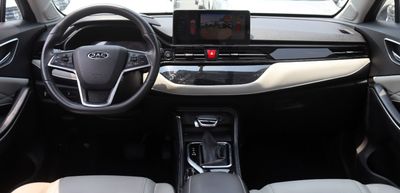 2023 Jac JS4 INTELLIGENCE, šedá, 57 000 km, dovoz SAE — foto 8 z 16