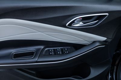 2024 Jac JS4 INTELLIGENCE, černá, 35 000 km, dovoz SAE — foto 11 z 16