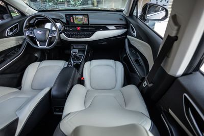 2024 Jac JS4 INTELLIGENCE, černá, 35 000 km, dovoz SAE — foto 14 z 16