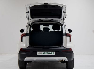 2025 Jac JS4 INTELLIGENCE, bílá, 7 122 km, dovoz SAE — foto 6 z 10