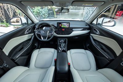 2024 Jac JS4 INTELLIGENCE, bílá, 35 000 km, dovoz SAE — foto 12 z 16