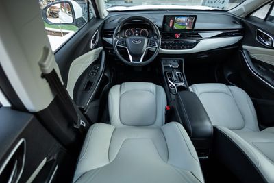 2024 Jac JS4 INTELLIGENCE, bílá, 35 000 km, dovoz SAE — foto 13 z 16