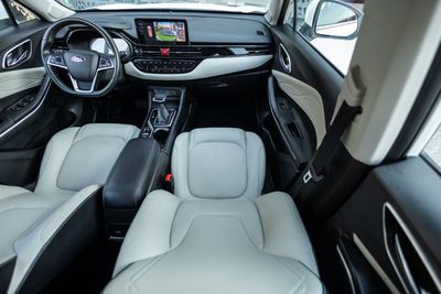 2024 Jac JS4 INTELLIGENCE, bílá, 35 000 km, dovoz SAE — foto 14 z 16