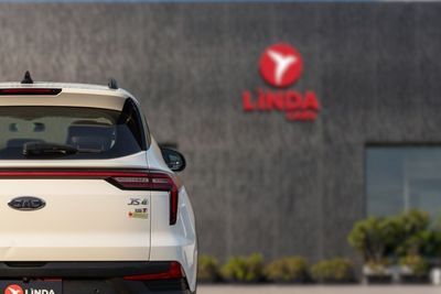 2024 Jac JS4 INTELLIGENCE, bílá, 35 000 km, dovoz SAE — foto 5 z 16