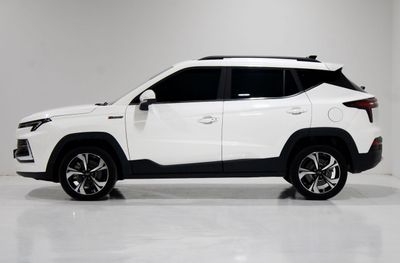 2025 Jac JS4 INTELLIGENCE, bílá, 8 801 km, dovoz SAE — foto 5 z 10