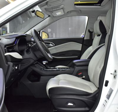 2023 Jac JS4 INTELLIGENCE, bílá, 77 000 km, dovoz SAE — foto 10 z 16