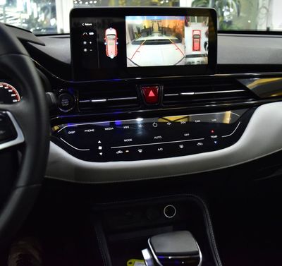 2023 Jac JS4 INTELLIGENCE, bílá, 77 000 km, dovoz SAE — foto 13 z 16
