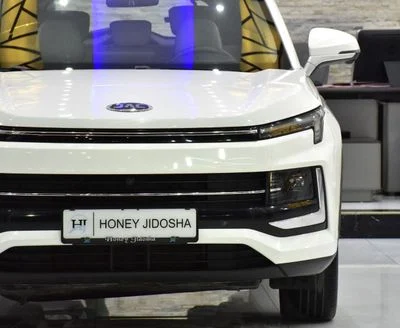 2023 Jac JS4 INTELLIGENCE, bílá, 77 000 km, dovoz SAE — foto 4 z 16