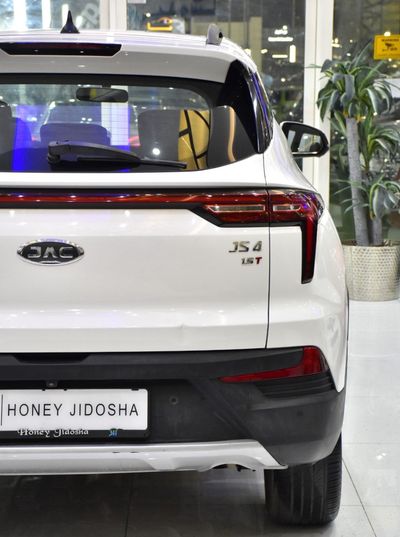 2023 Jac JS4 INTELLIGENCE, bílá, 77 000 km, dovoz SAE — foto 9 z 16