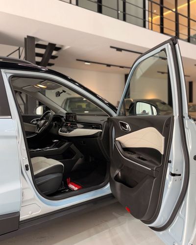 2025 Jac JS4 Plus, modrá, 62 110 km, dovoz SAE — foto 10 z 16