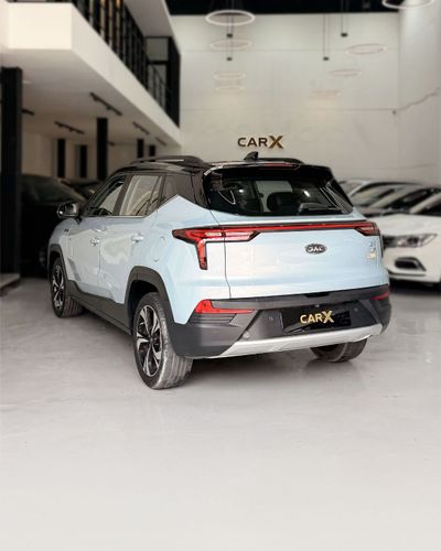 2025 Jac JS4 Plus, modrá, 62 110 km, dovoz SAE — foto 4 z 16