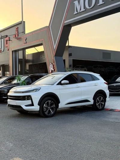 2024 Jac J6, bílá, 37 774 km, dovoz SAE — foto 3 z 14
