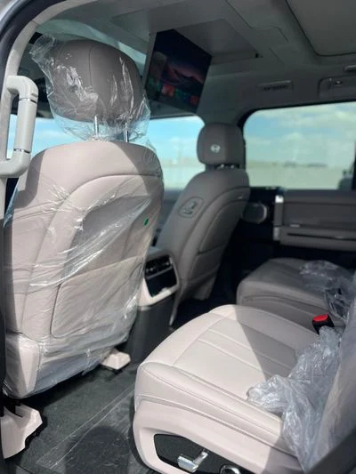 2025 Jetour G700 FLAGSHIP, stříbrná, 0 km, dovoz SAE — foto 7 z 16