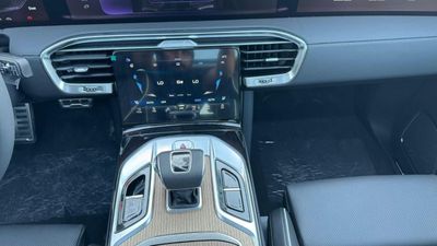 2024 Hongqi EHS9 HIGH, černá, 0 km, dovoz SAE — foto 13 z 23