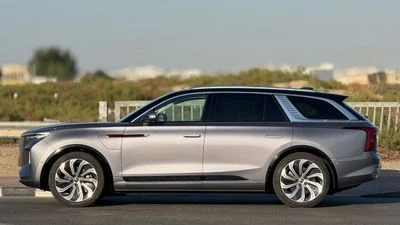 2024 Hongqi EHS9 HIGH, černá, 0 km, dovoz SAE — foto 3 z 23