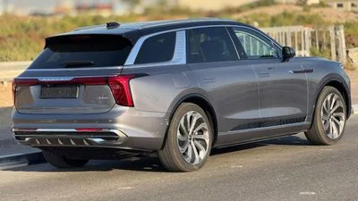 2024 Hongqi EHS9 HIGH, černá, 0 km, dovoz SAE — foto 5 z 23