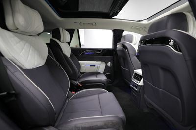 2023 Hongqi EHS9 EXECUTIVE, šedá, 3 158 km, dovoz SAE — foto 15 z 16