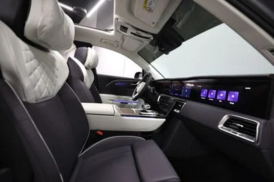 2023 Hongqi EHS9 EXECUTIVE, šedá, 3 158 km, dovoz SAE — foto 9 z 16