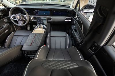 2024 Hongqi EHS9 HIGH, šedá, 48 km, dovoz SAE — foto 15 z 22