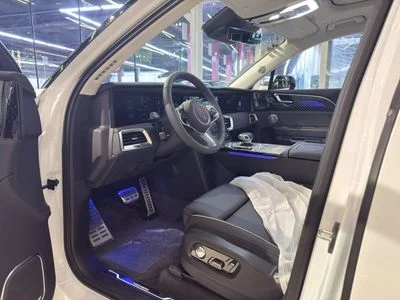 2025 Hongqi EHS9 HIGH, bílá, 10 km, dovoz SAE — foto 10 z 17