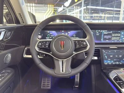 2025 Hongqi EHS9 HIGH, bílá, 10 km, dovoz SAE — foto 15 z 17