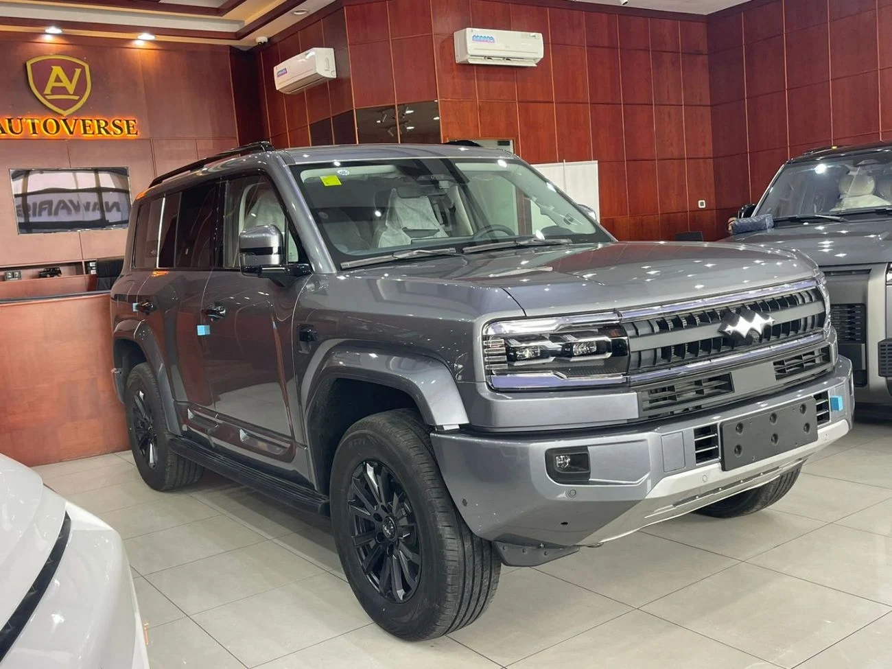 2026 Byd Leopard 5 FLAGSHIP, stříbrná, 0 km, dovoz SAE — foto 1