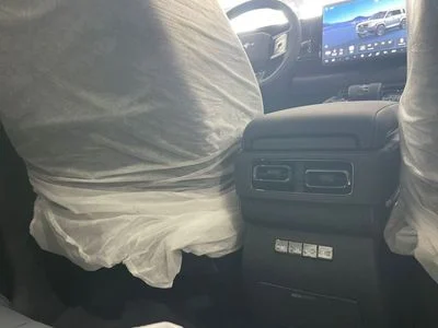 2026 Byd Leopard 5 FLAGSHIP, stříbrná, 0 km, dovoz SAE — foto 9 z 14