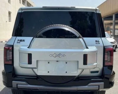 2026 Byd Leopard 8 FLAGSHIP, stříbrná, 16 km, dovoz SAE — foto 5 z 8