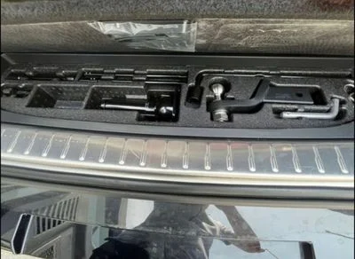 2026 Byd Leopard 8 FLAGSHIP, stříbrná, 16 km, dovoz SAE — foto 8 z 8