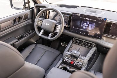 2026 Byd Leopard 5 FLAGSHIP, bílá, 2 145 km, dovoz SAE — foto 8 z 16