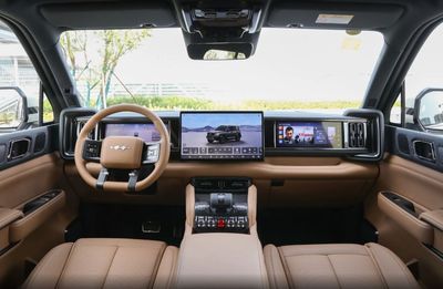 2026 Byd Leopard 5 FLAGSHIP, bílá, 0 km, dovoz SAE — foto 6 z 10