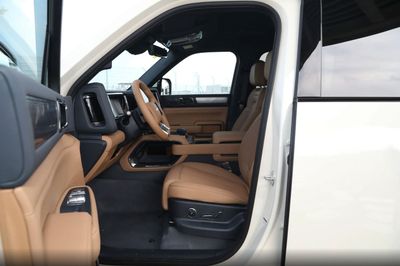 2026 Byd Leopard 5 FLAGSHIP, bílá, 0 km, dovoz SAE — foto 9 z 10